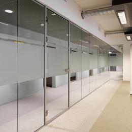 Minnaert Utrecht - IQ-Single glass wall with full glass door