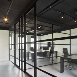 QbiQ "Route 66" partition wall with industrial look