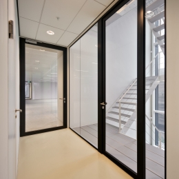 S200 and fire resistant glass wall at Plus Ultra Leiden