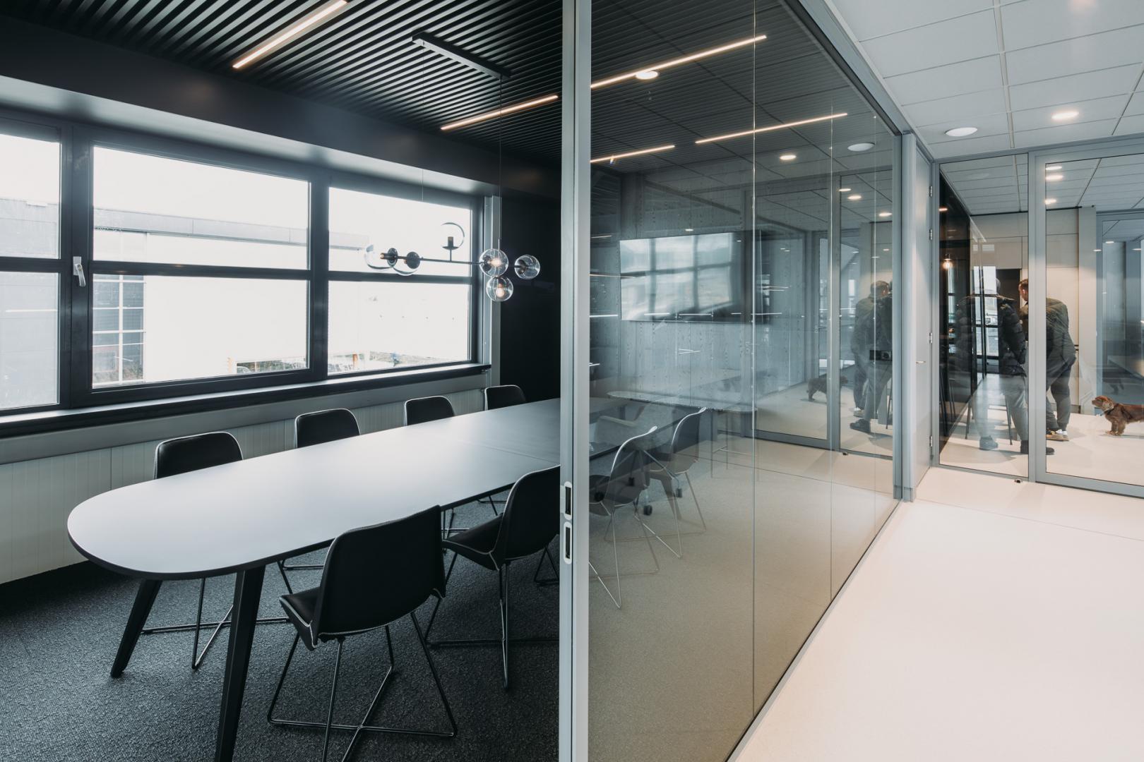 Board room with single glass partition