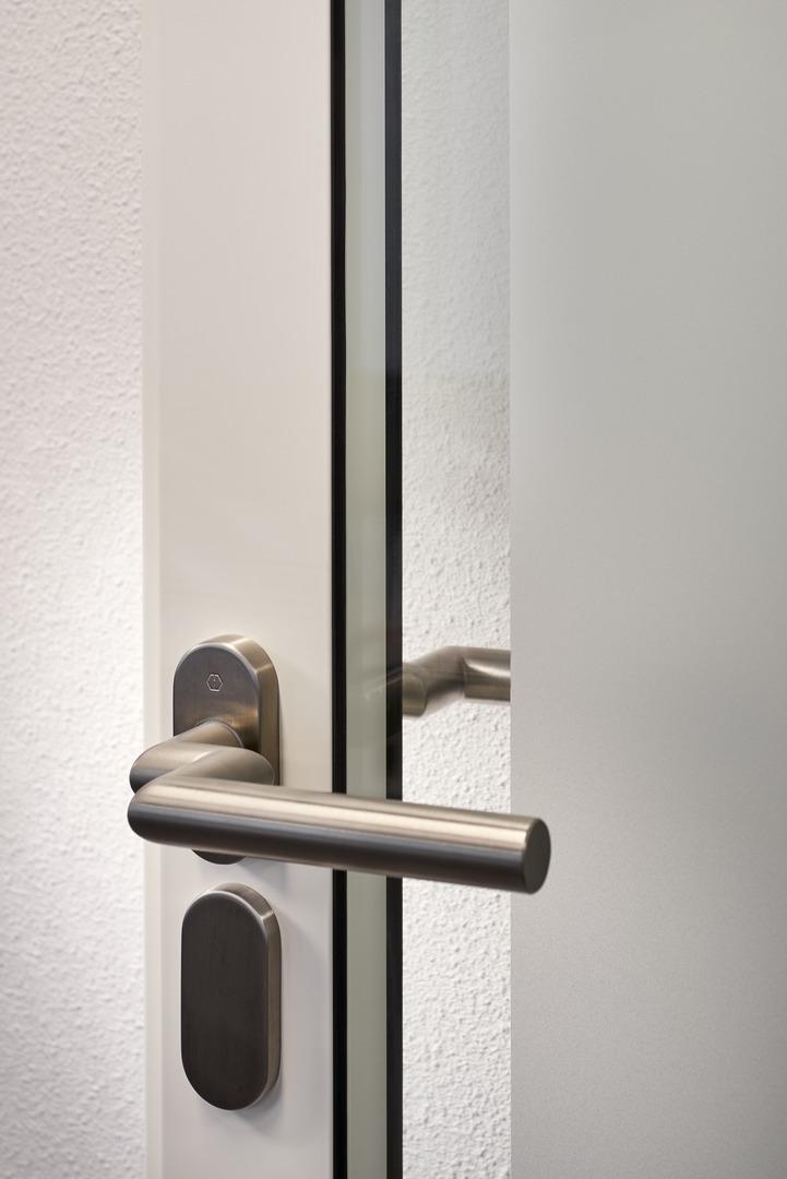 KDD57D with FSB 061076 door handle 