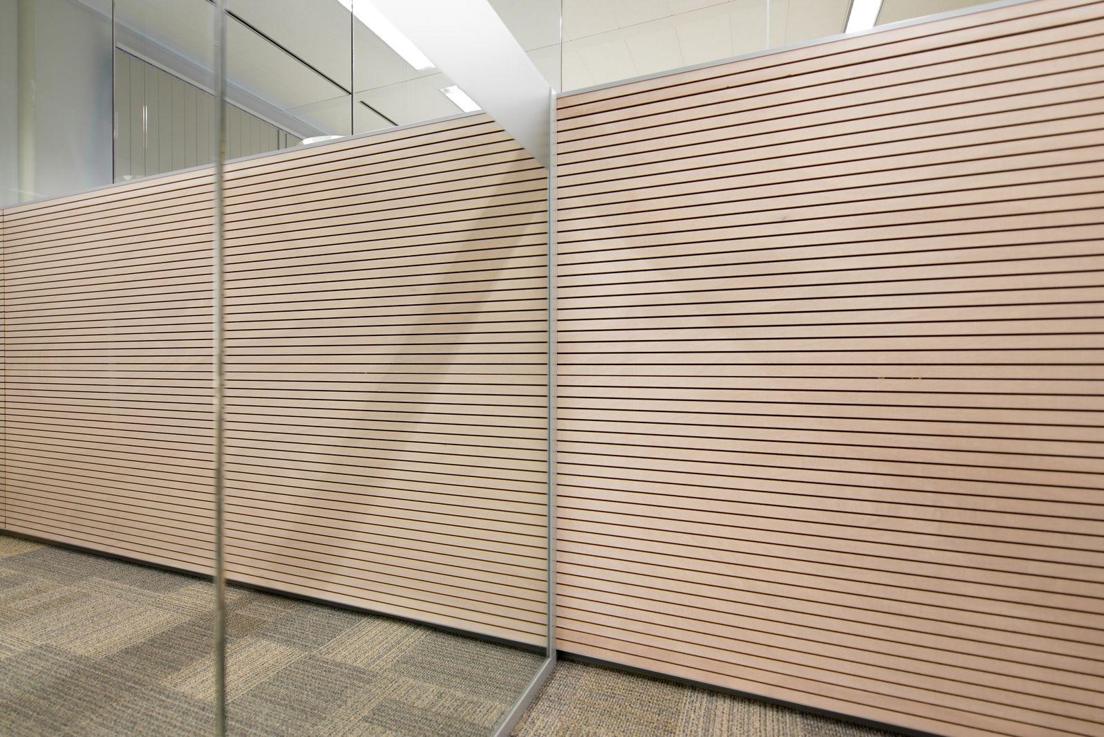 T-connection single glass wall and wood panel