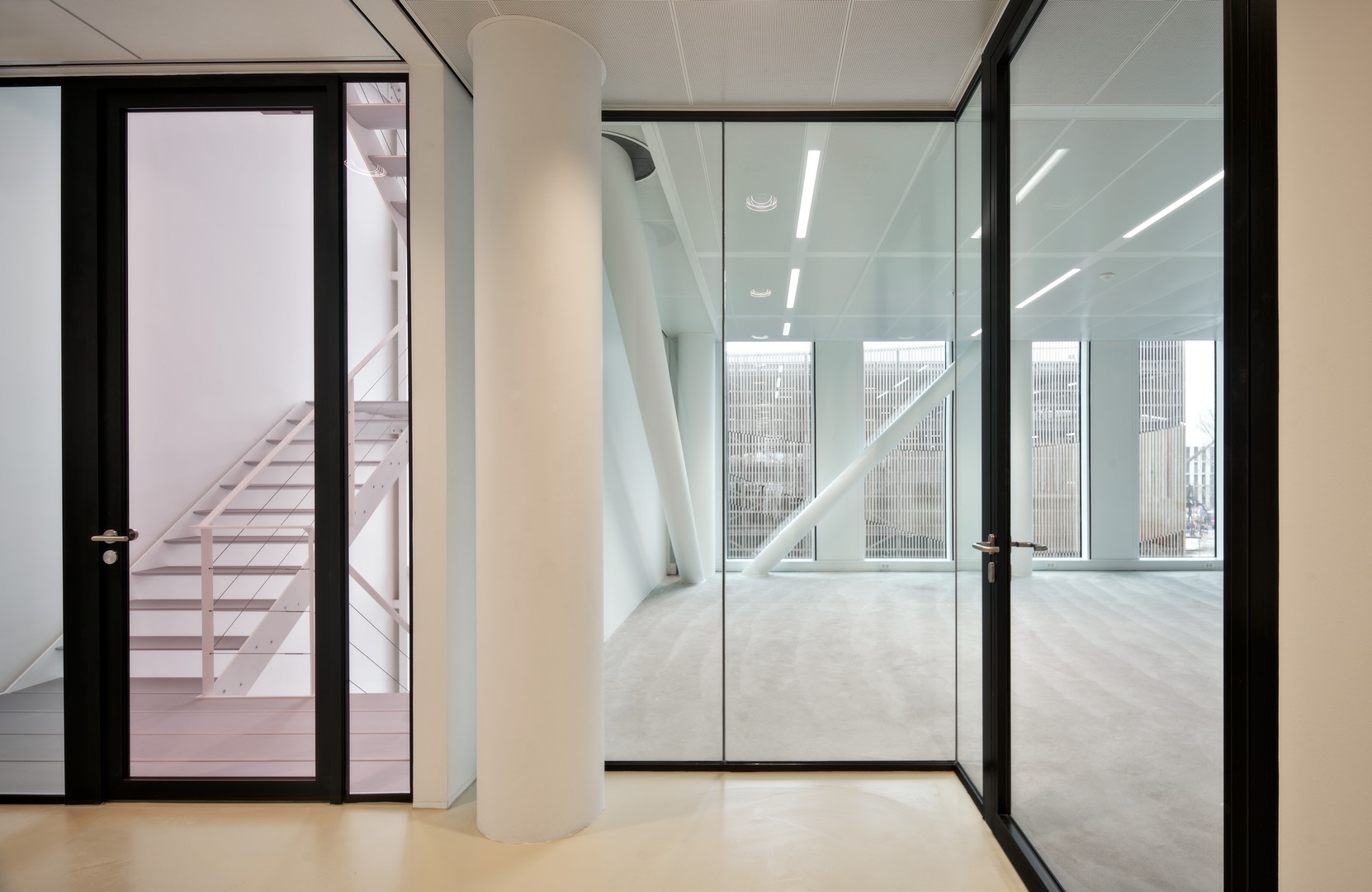 Fire resistant glass wall at Plus Ultra Leiden