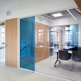 Meeting room with glass partition of QbiQ