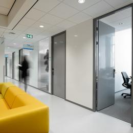 Partitions walls with steel door with aluminum frame and electronic lock