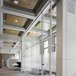 Extra high partitions glass wall with high acoustic values