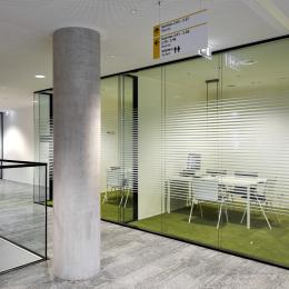 Small converstaion room with high acoustic double glass wall
