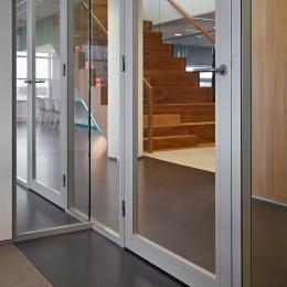 Double glass aluminum framed door with high sound reduction