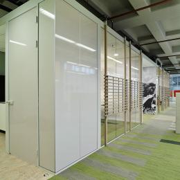 Free standing office units for concentration workspace