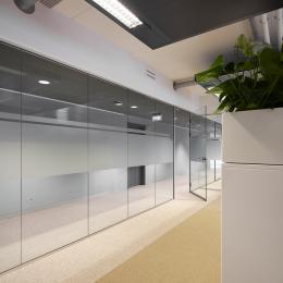 Minnaert Utrecht - IQ-Single glass wall with full glass door r