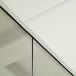 A 33mm aluminum profile of a iQ Single mounted to the ceiling