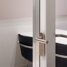 Double glass flush door with high sound values