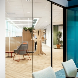 iQ Single partition with KDEC framed door