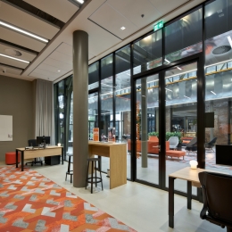 4 meter high glass partition at Mindlabs Tilburg