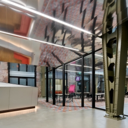 4 meter high glass partition at Mindlabs Tilburg