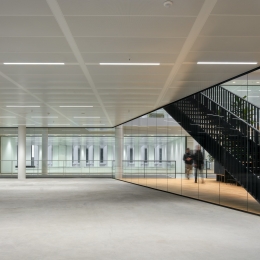 Single glass partitions at Plus Ultra Leiden